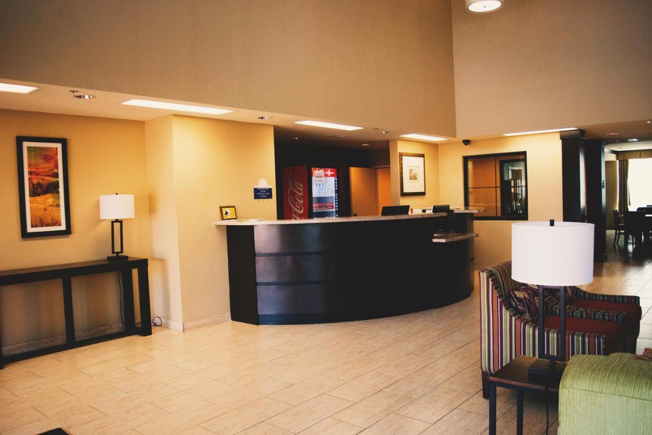 Coratel Inn & Suites By Jasper Cotulla Exterior photo