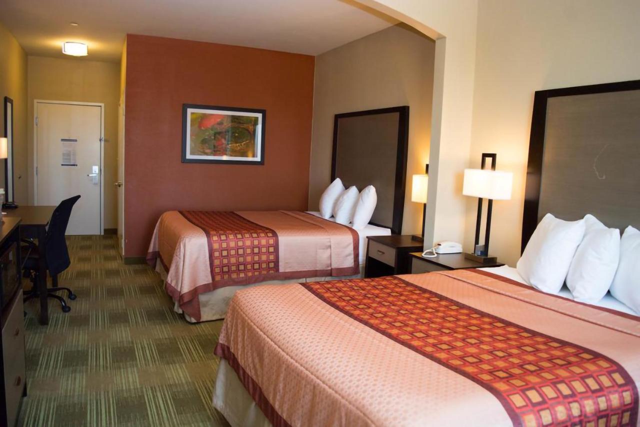 Coratel Inn & Suites By Jasper Cotulla Exterior photo