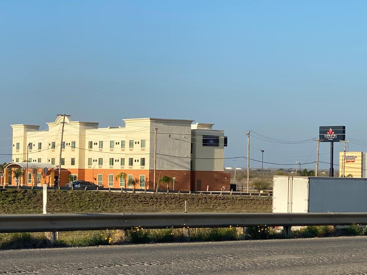 Coratel Inn & Suites By Jasper Cotulla Exterior photo